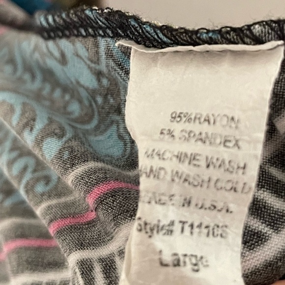 Shamaim Colorful Short Sleeve Top With Elliptical Hemline Size Large - Picture 5 of 5